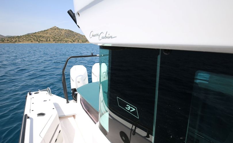 Photo Axopar 37 XC Cross Cabin (2022)
