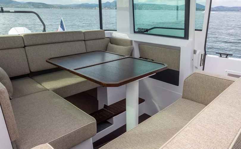 Axopar 37 XC Cross Cabin