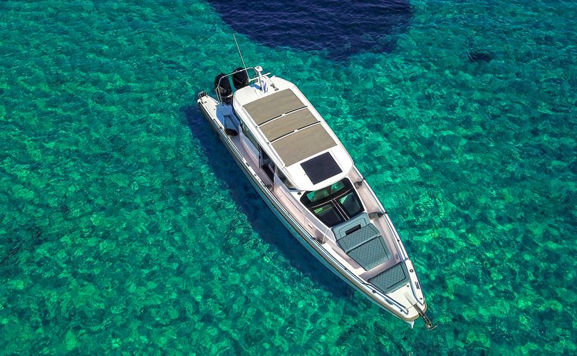 Photo Axopar 37 XC Cross Cabin