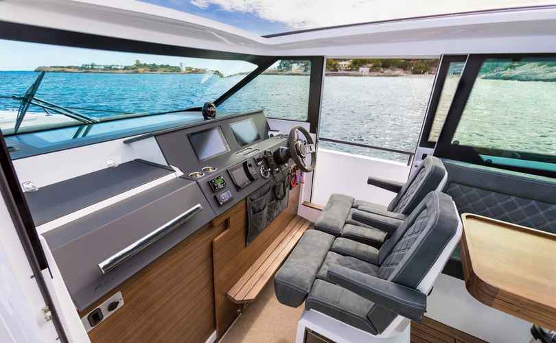 Axopar 37 XC Cross Cabin