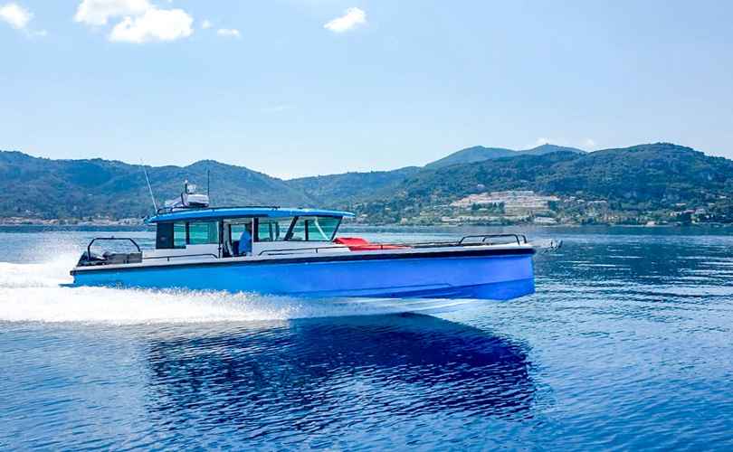 Axopar 37 XC Cross Cabin