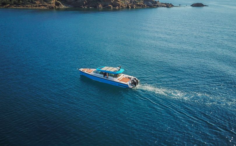 Photo Axopar 37 XC Cross Cabin (2022)
