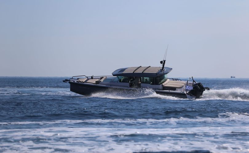 Photo Axopar 37 XC Cross Cabin (2023)