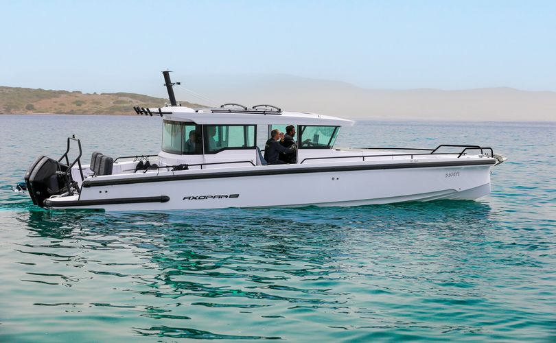 Axopar 37 XC Cross Cabin