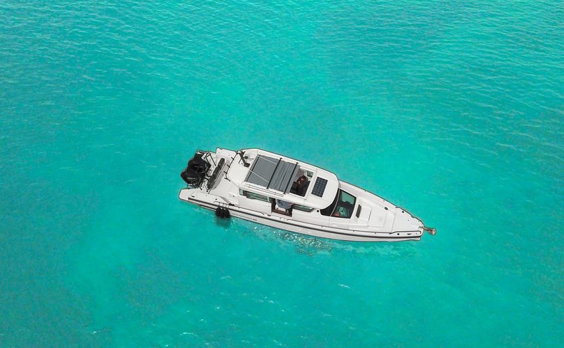 Axopar 37 XC Cross Cabin