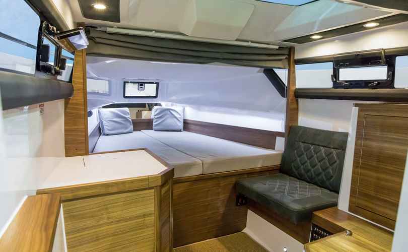 Axopar 37 XC Cross Cabin