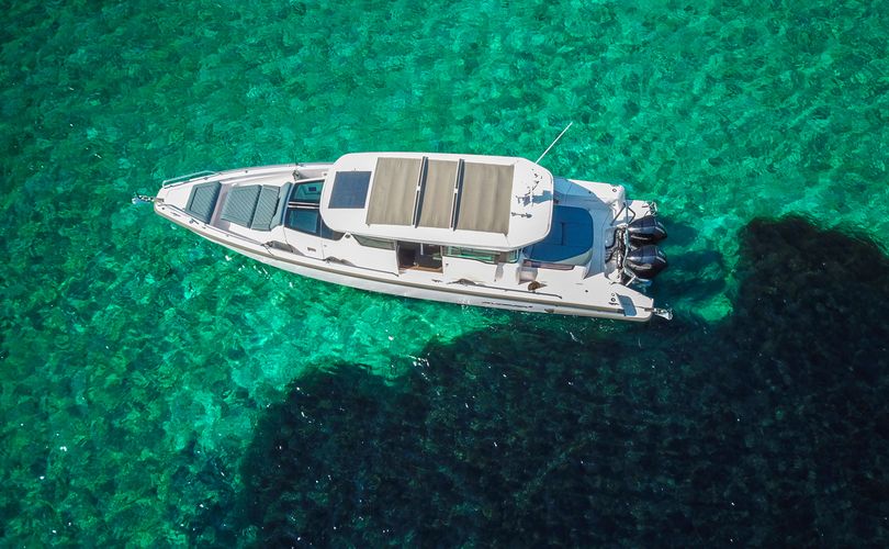 Photo Axopar 37 XC Cross Cabin