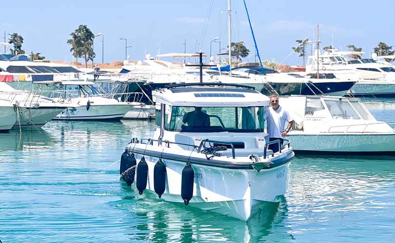Axopar 37 XC Cross Cabin