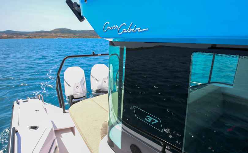 Photo Axopar 37 XC Cross Cabin (2023)