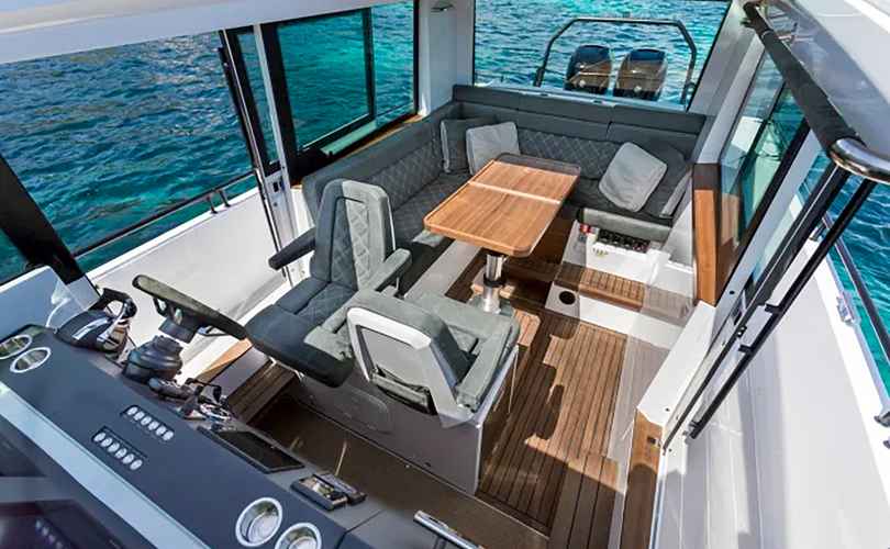 Axopar 37 XC Cross Cabin