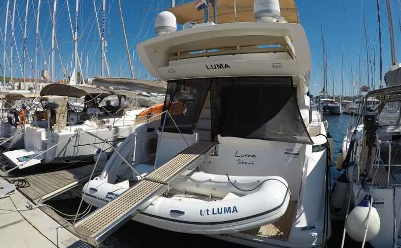 Azimut 47