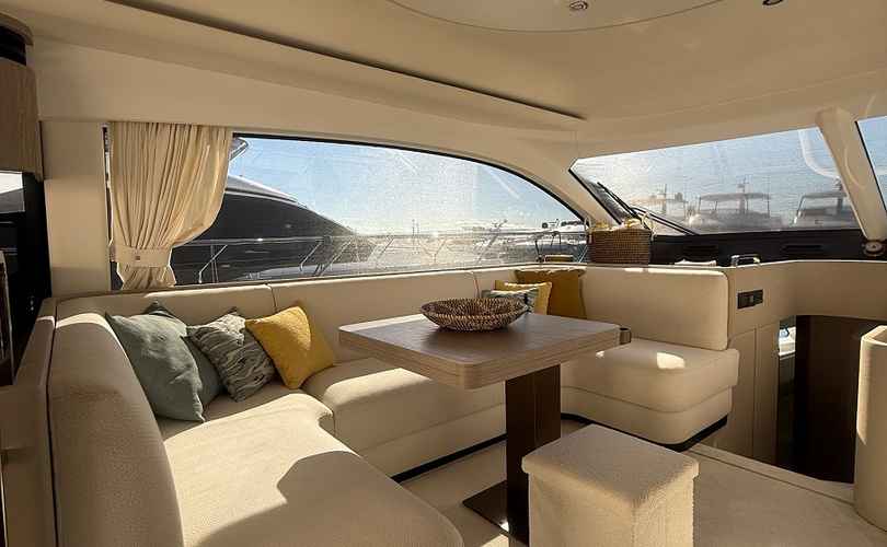 Azimut 53 Fly