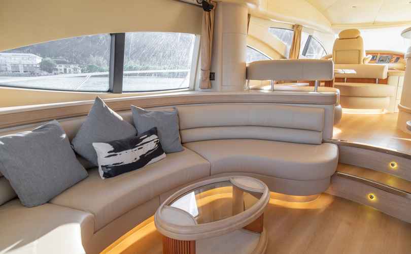 Azimut 68 Fly