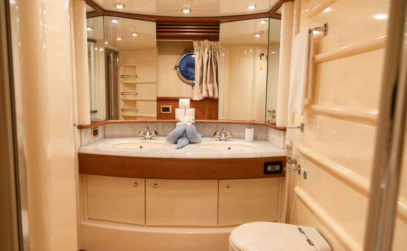 Azimut 68 Fly