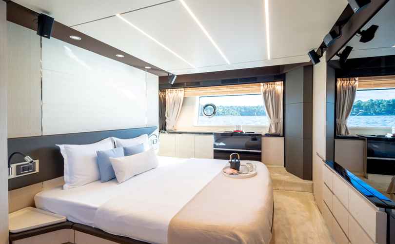 Photo Azimut 72 (2018)