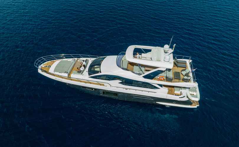 Photo Azimut 72 (2017)