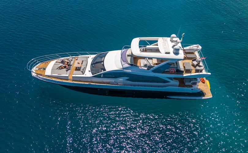 Photo Azimut 72 (2017)
