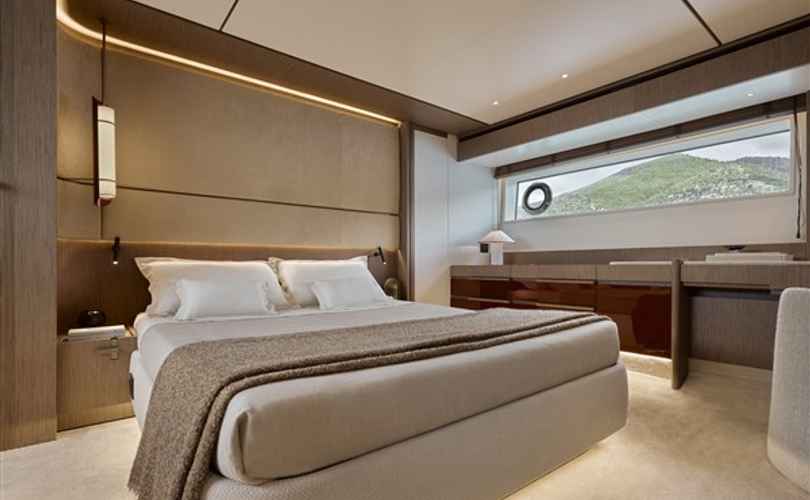 Photo azimut 82 F (2026)