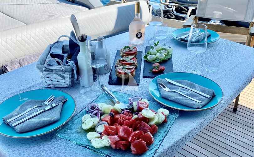 Photo Azimut 86S (2005)