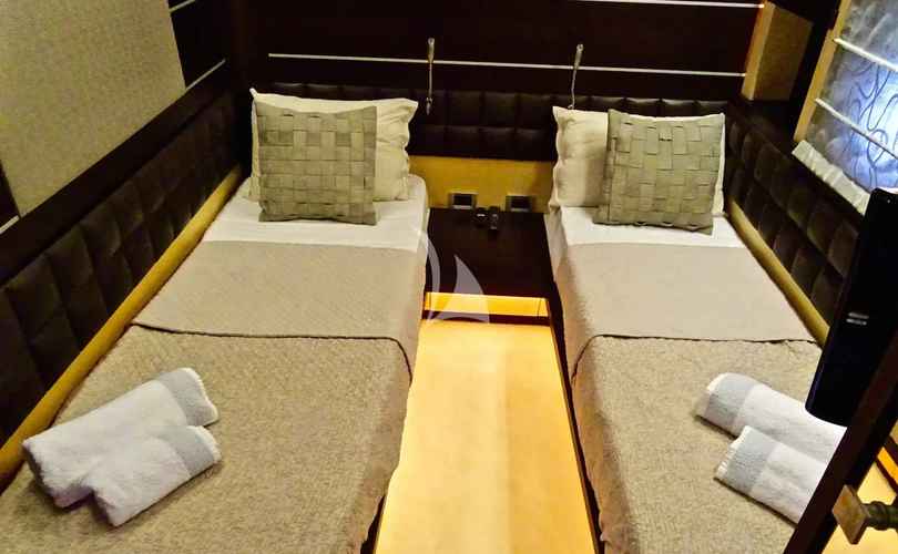 Photo Azimut 86S (2005)