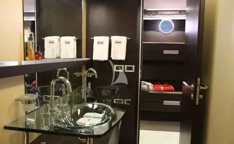 Photo Azimut 86S (2005)