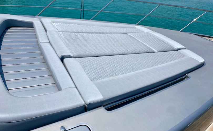 Photo Azimut 86S (2005)