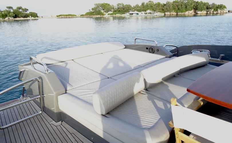 Photo Azimut 86S (2005)