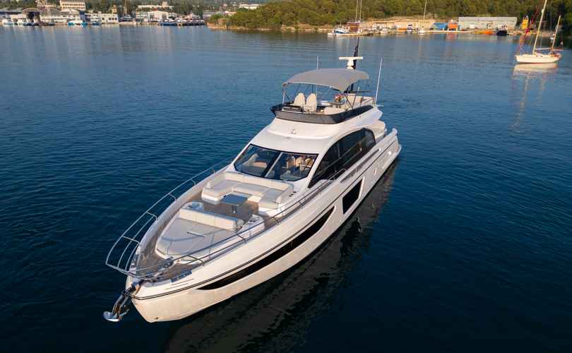 Photo Azimut S7 (2025)