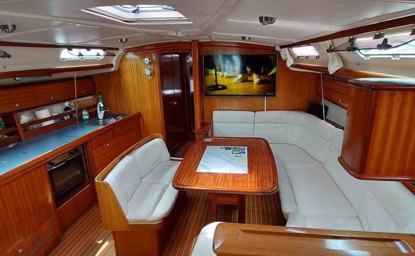 Bavaria 44