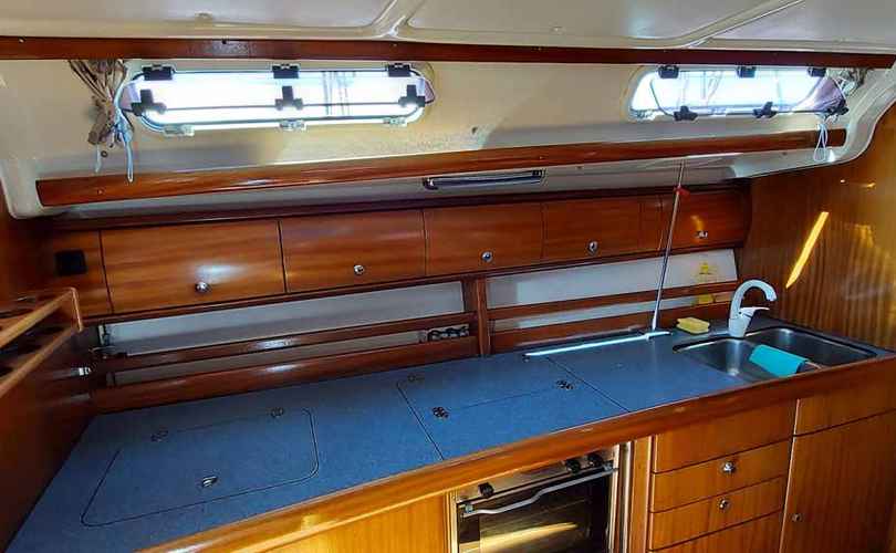 Bavaria 44