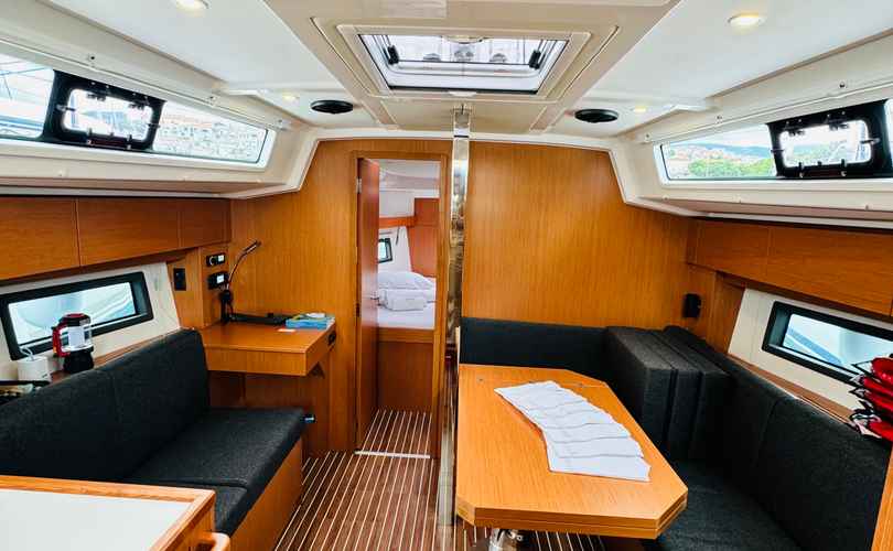 Bavaria C38