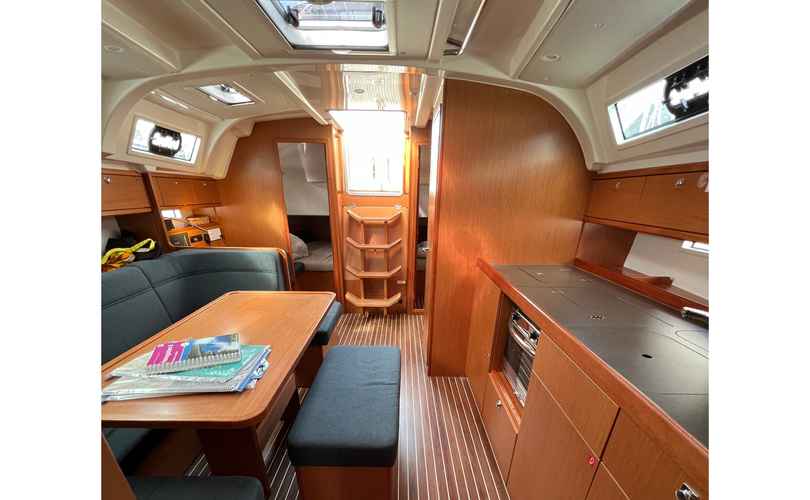 Bavaria C38