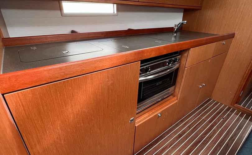 Bavaria C38