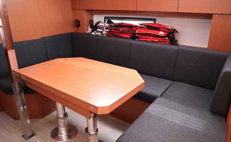 Photo Bavaria C42 (2024)