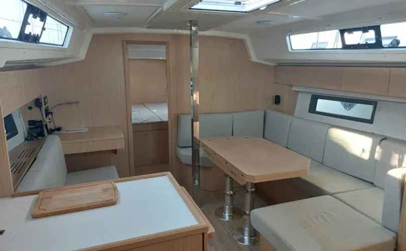 Photo Bavaria C42 (2023)