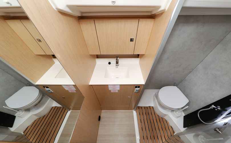 Photo Bavaria C42 (2024)