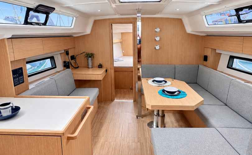 Photo Bavaria C42 (2024)
