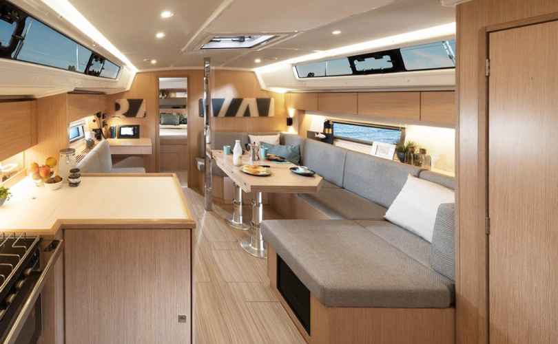 Photo Bavaria C42 (2024)
