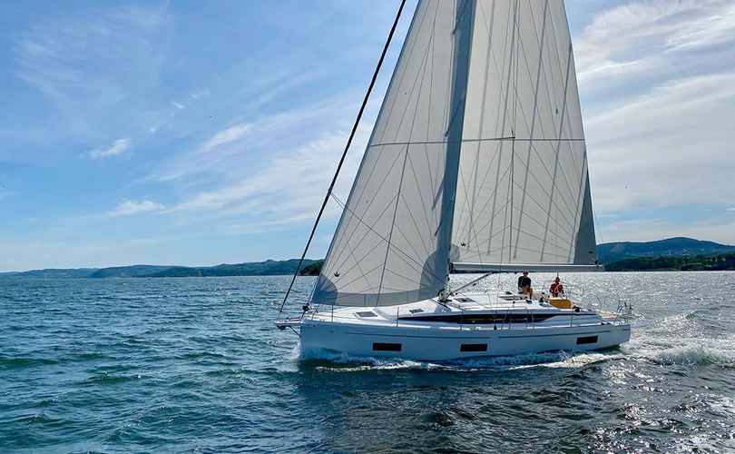 Photo Bavaria C42 (2024)
