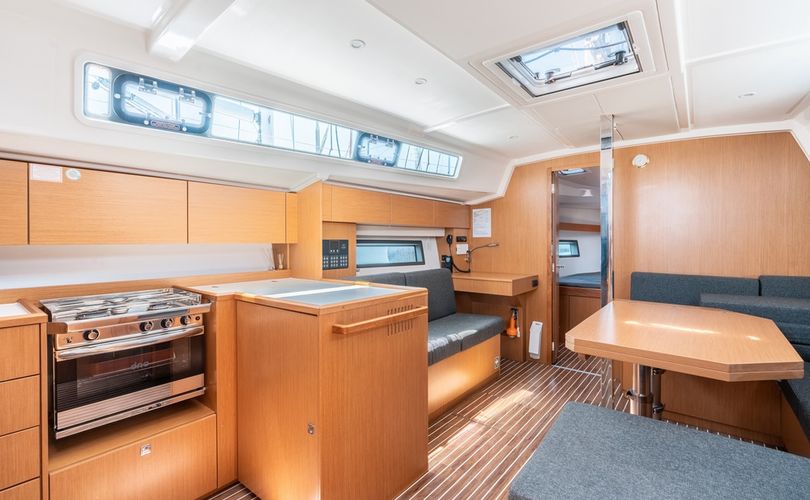 Bavaria C42