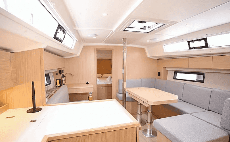 Photo Bavaria C42 (2023)