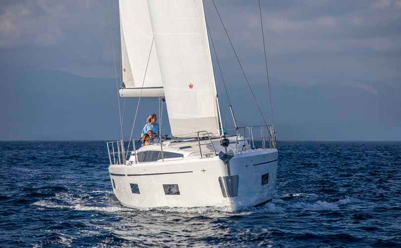 Photo Bavaria C42 (2024)