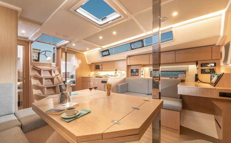 Photo Bavaria C42 (2023)