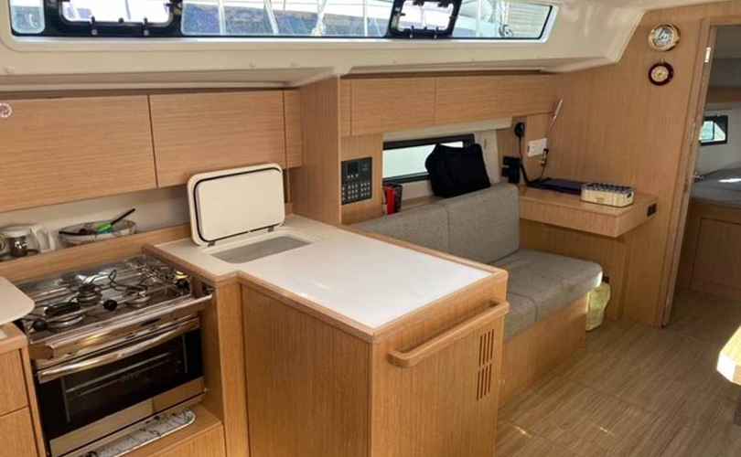 Bavaria C42