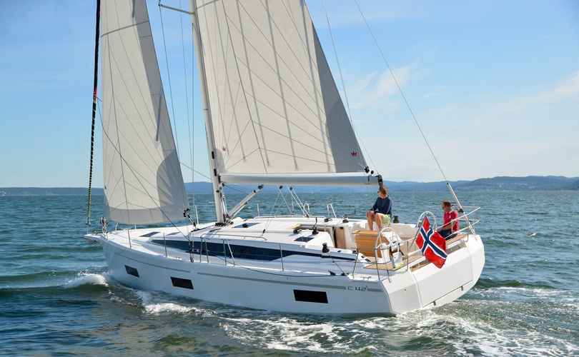 Photo Bavaria C42 (2024)