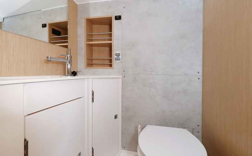 Photo Bavaria C42 (2024)