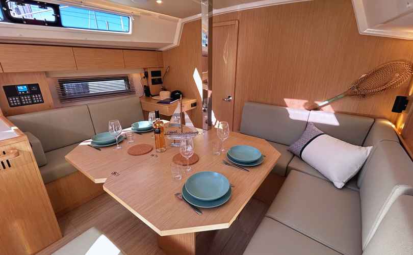 Photo Bavaria C42 (2023)