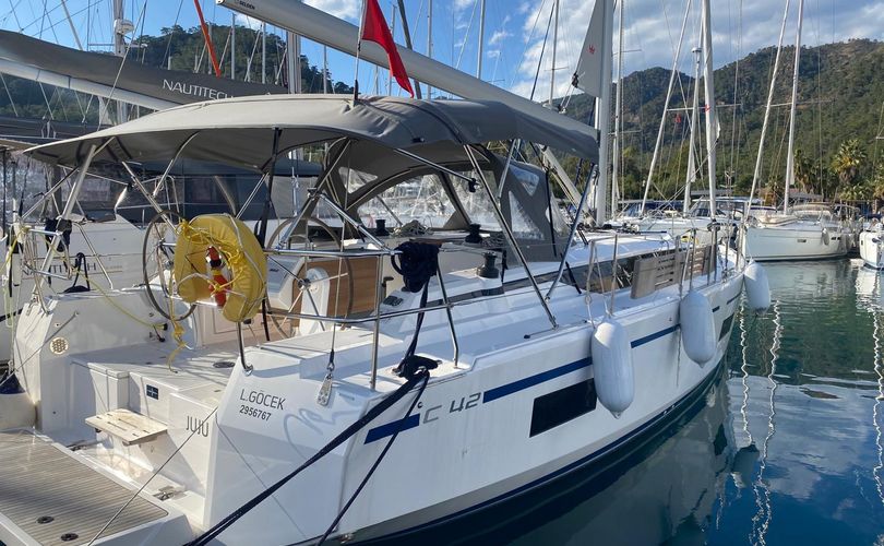 Photo Bavaria C42 (2024)