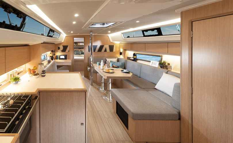Photo Bavaria C42 (2024)