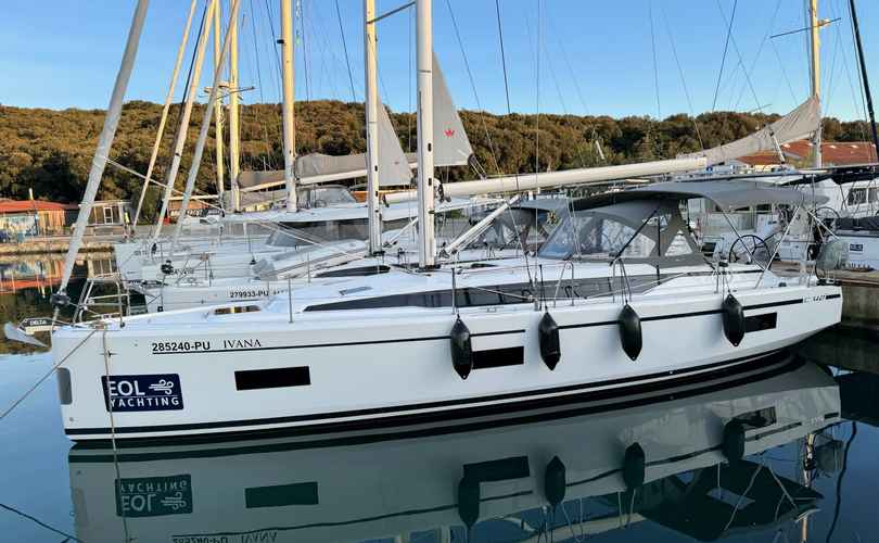 Photo Bavaria C42 (2024)